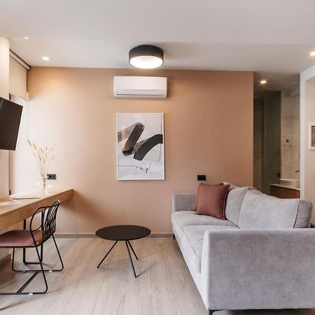 The City Hotel & Suites (Adults Only) 罗希姆诺 外观 照片