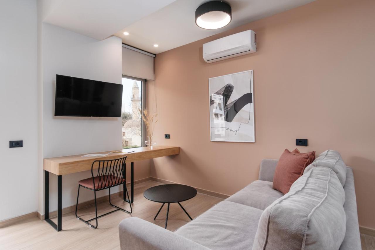 The City Hotel & Suites (Adults Only) 罗希姆诺 外观 照片