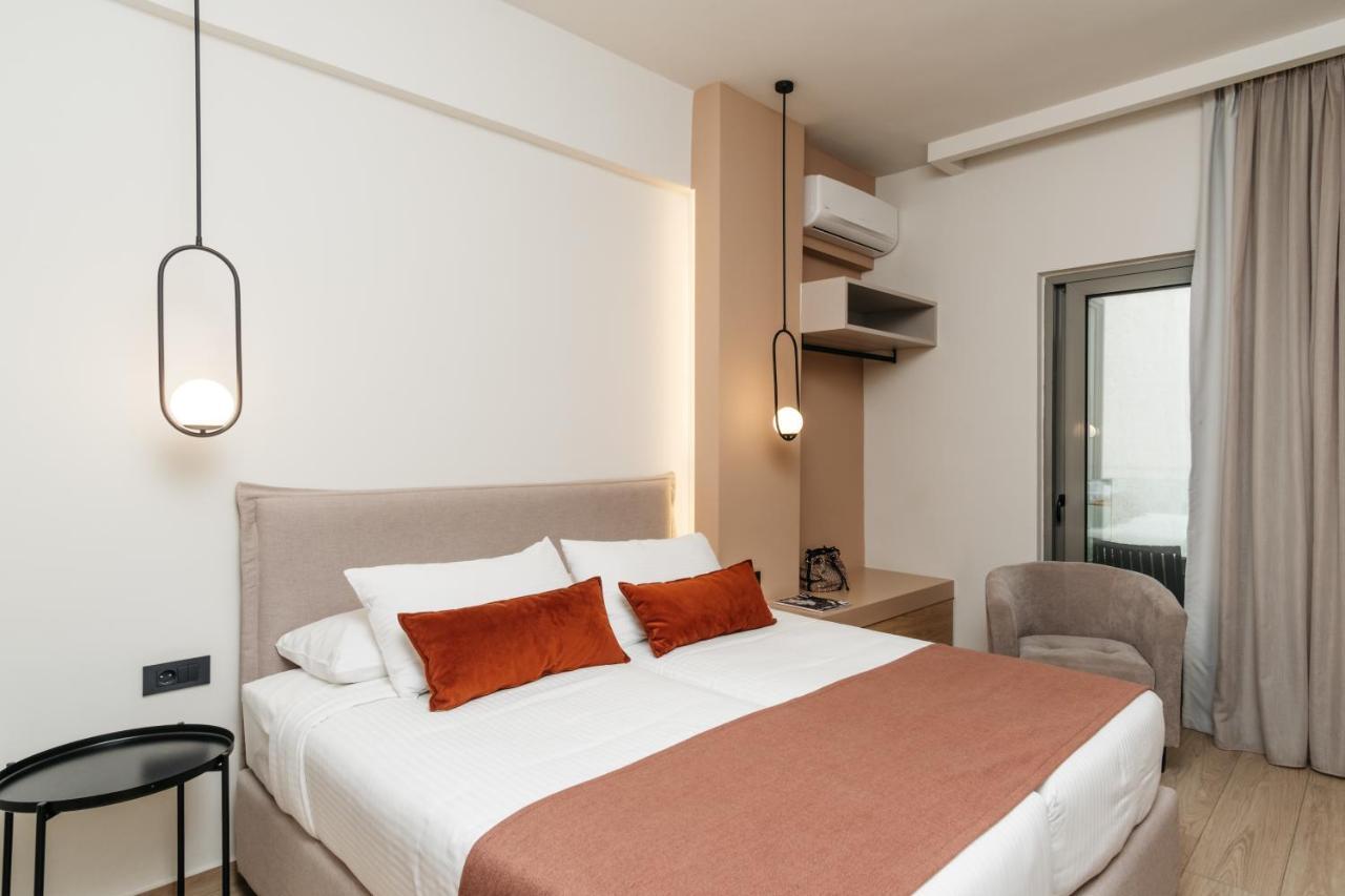 The City Hotel & Suites (Adults Only) 罗希姆诺 外观 照片