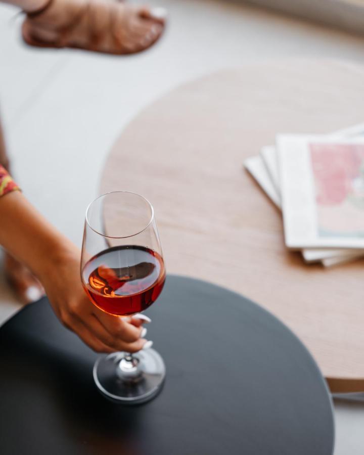 The City Hotel & Suites (Adults Only) 罗希姆诺 外观 照片