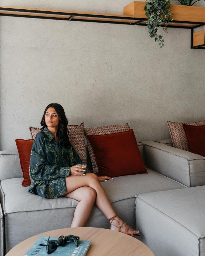 The City Hotel & Suites (Adults Only) 罗希姆诺 外观 照片