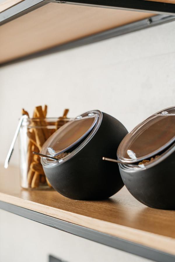 The City Hotel & Suites (Adults Only) 罗希姆诺 外观 照片