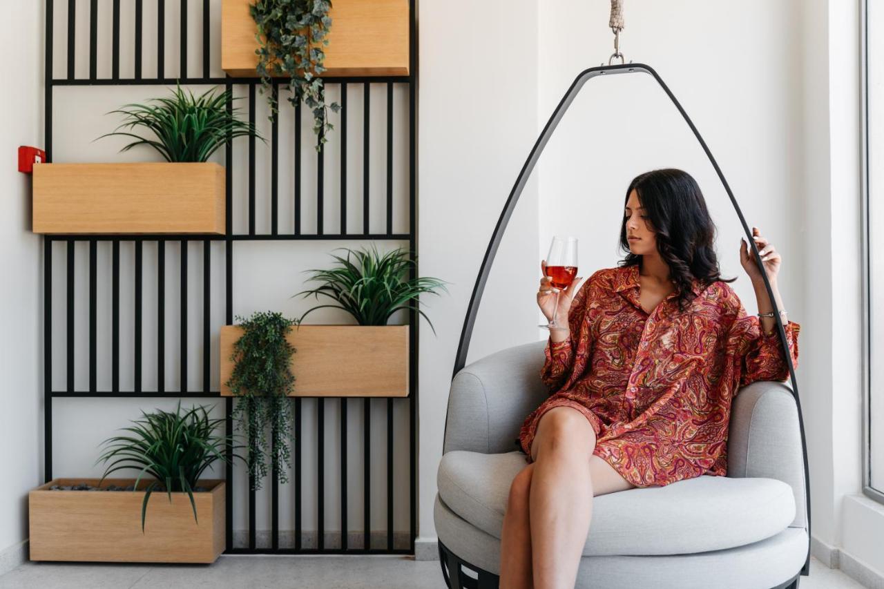The City Hotel & Suites (Adults Only) 罗希姆诺 外观 照片